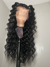 Load image into Gallery viewer, 13x4 Frontal Wig
