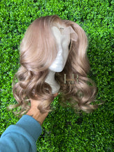 Load image into Gallery viewer, 5x5 613 Closure Wig
